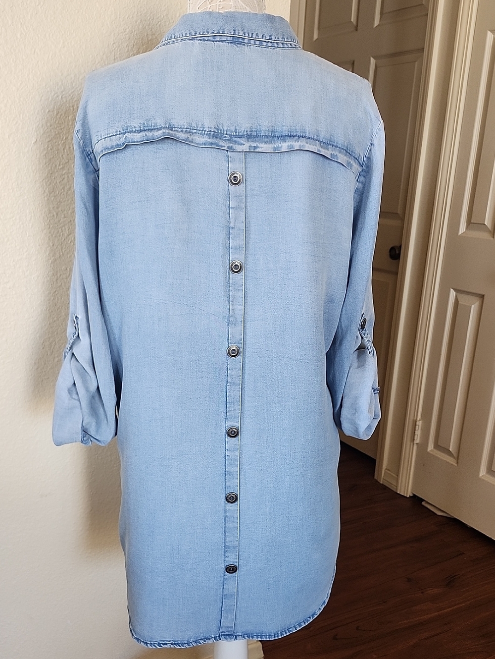 T&W Designs 100% Tencel Chambray Lightweight Denim Boho Chic Tunic Size L - Picture 2 of 11